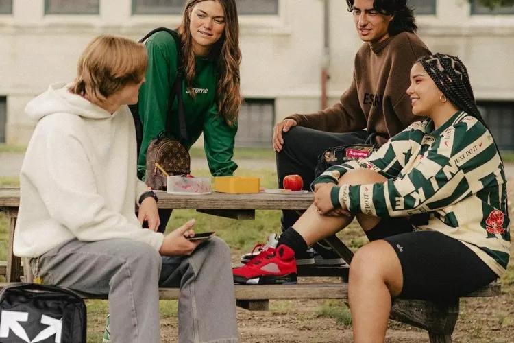 Sober Curious 2025: Kurangi Alkohol & Tingkatkan Kesehatan Mental Gen Z Indonesia