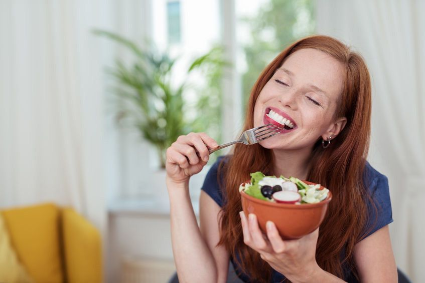 7 Hari Mindful Eating untuk Kurangi Ngemil Emosi