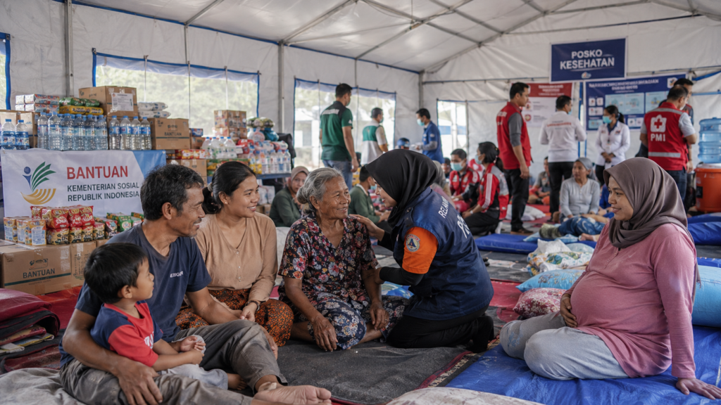 Gempa Flores: Jangan Panik, Ini Pertolongan Pertama yang Wajib Diketahui 8 Penanganan anak, lansia dan ibu hamil di pengungsian gempa