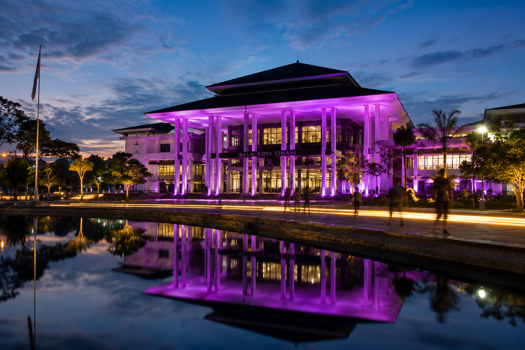 25 Tahun Hari Kesadaran Overdosis Sedunia: Ini Faktanya 2 Gedung publik diterangi cahaya ungu memperingati International Overdose Awareness Day setiap 31 Agustus.